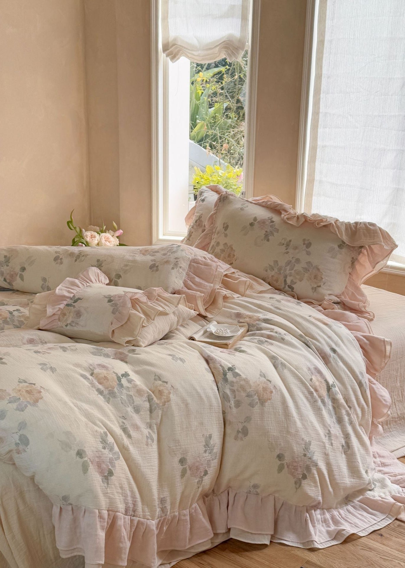 Millie Lace Ruffle Floral Bedding Set / Blue