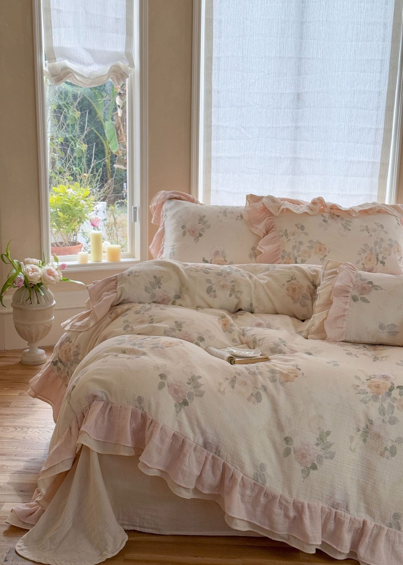 Millie Lace Ruffle Floral Bedding Set / Blue