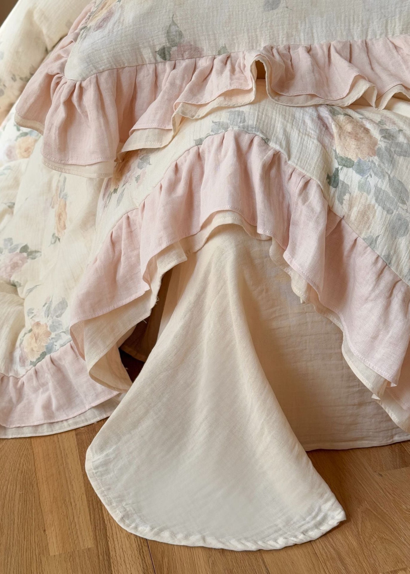 Millie Lace Ruffle Floral Bedding Set / Blue