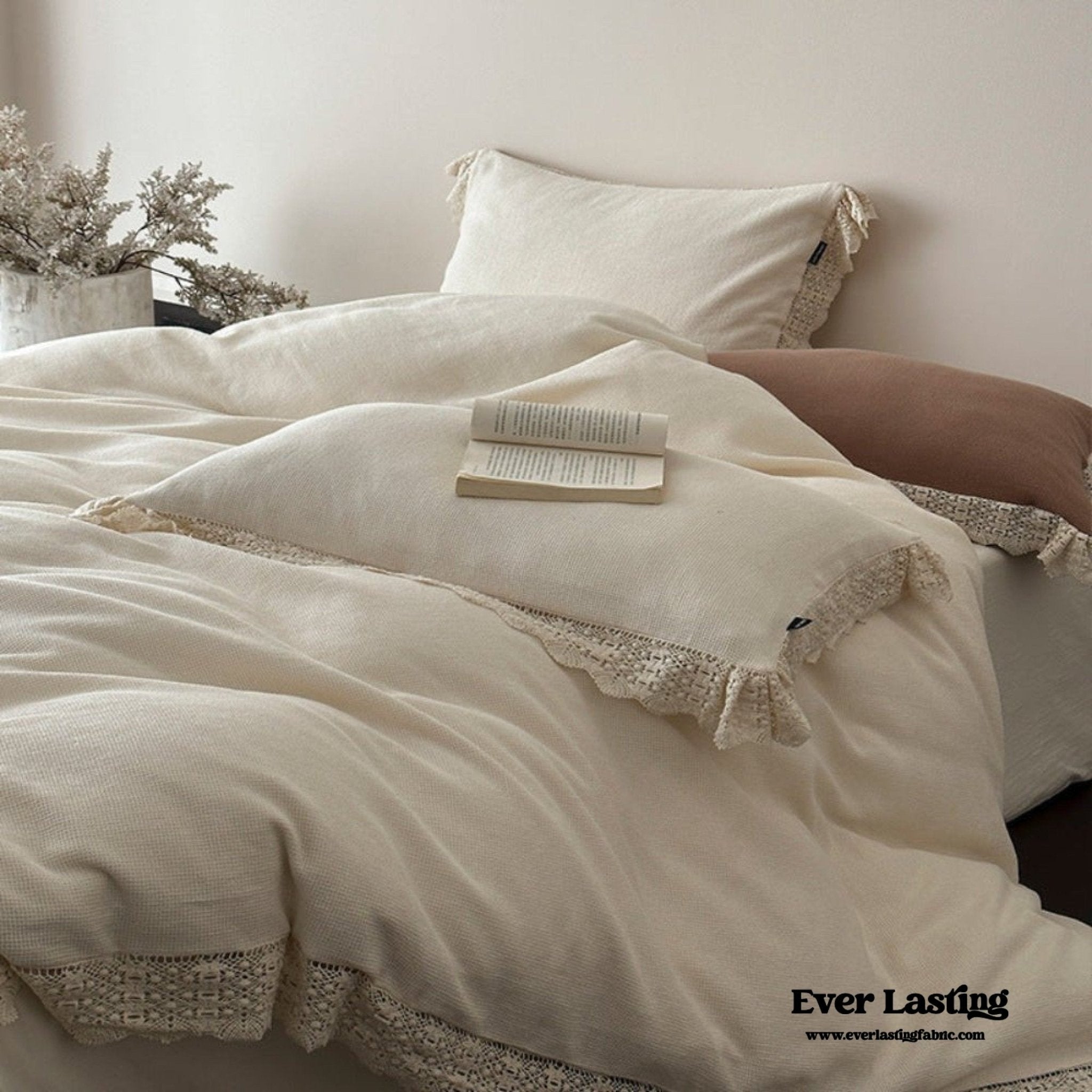 Nora Lace Double Gauze Ruffle Bedding Set / Brown