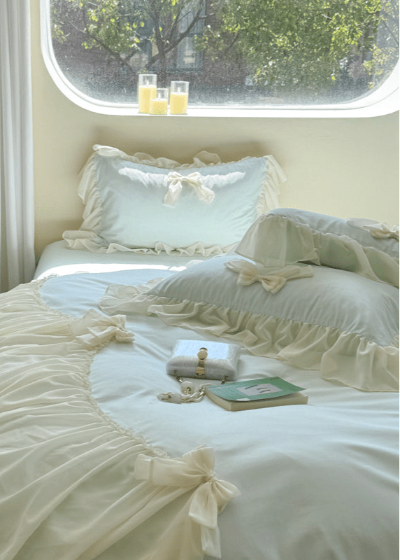 Ribbon Bow Airy Lace Bedding Set / Blue