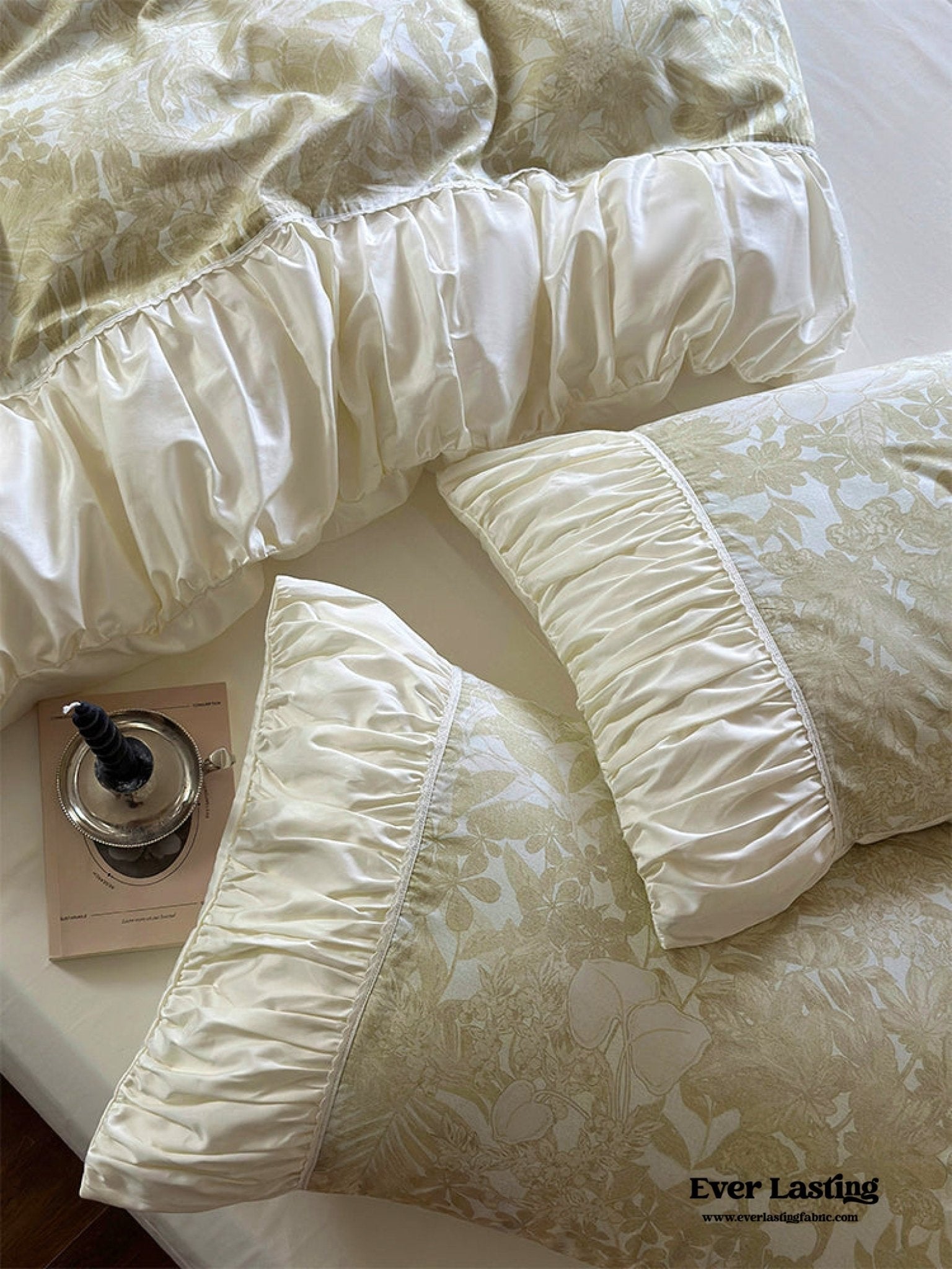 Royal Floral Ruffle Bedding Set / Green