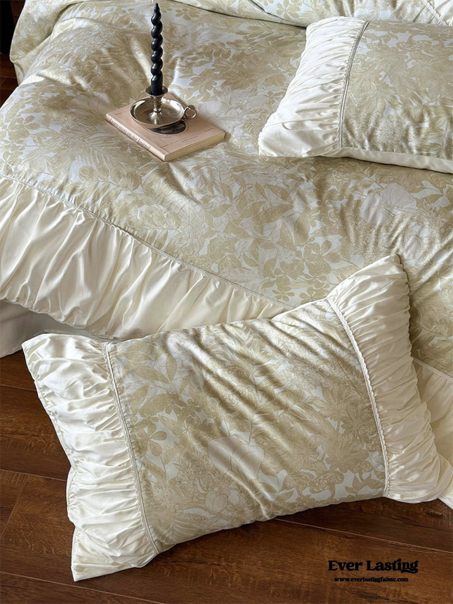 Royal Floral Ruffle Bedding Set / Pink
