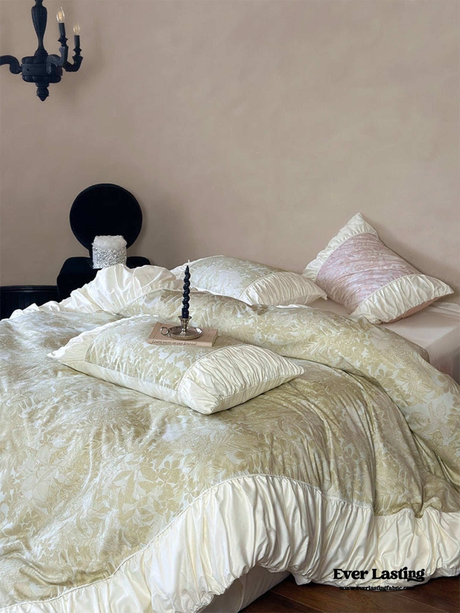 Royal Floral Ruffle Bedding Set / Pink