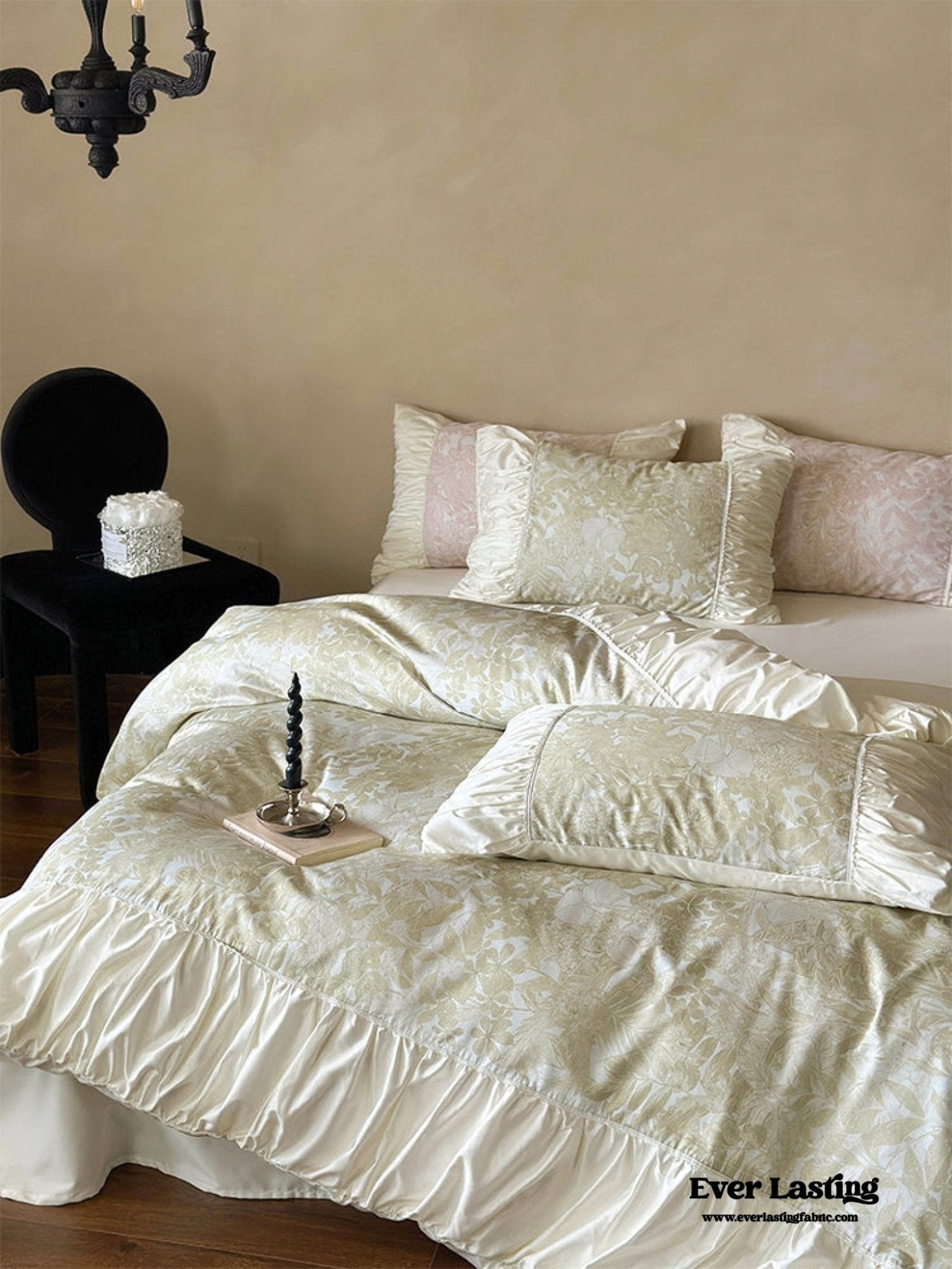 Royal Floral Ruffle Bedding Set / Pink