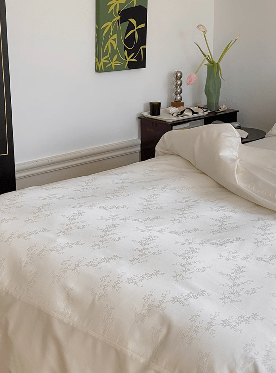 Silky Floral Bedding Set / Snow White