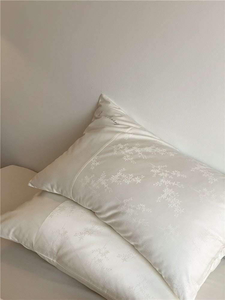 Silky Floral Bedding Set / Snow White