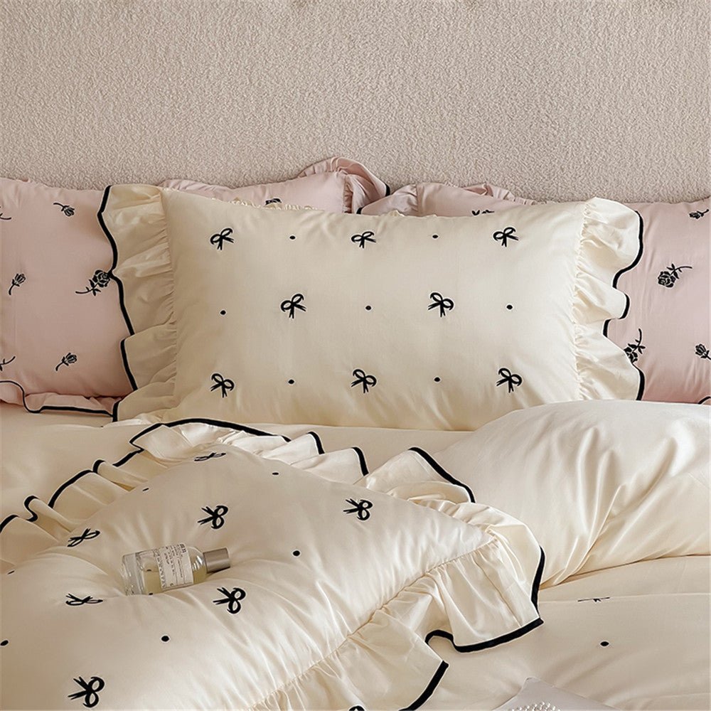 Silky Ribbon Ruffle Bedding Set / Cream White