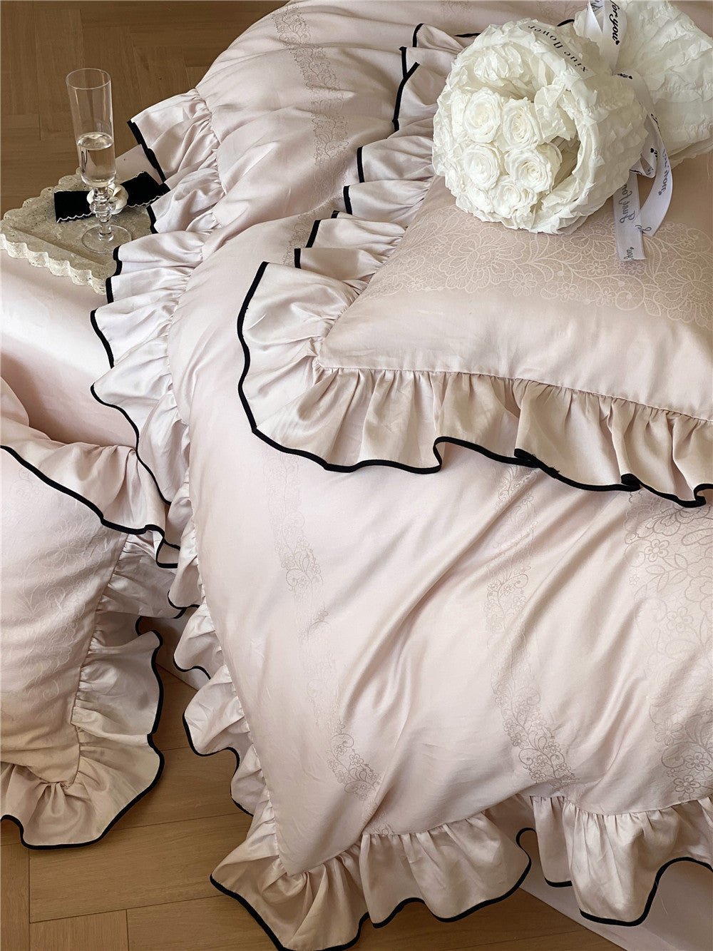 Silky Ruffle Bedding Set / Ivory White