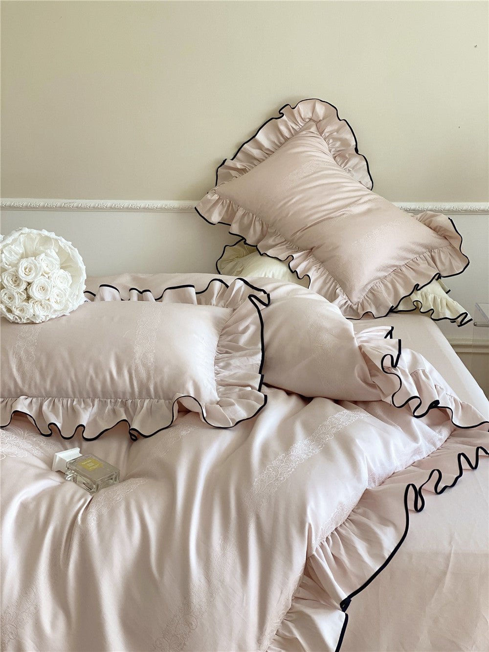 Silky Ruffle Bedding Set / Rust Pink