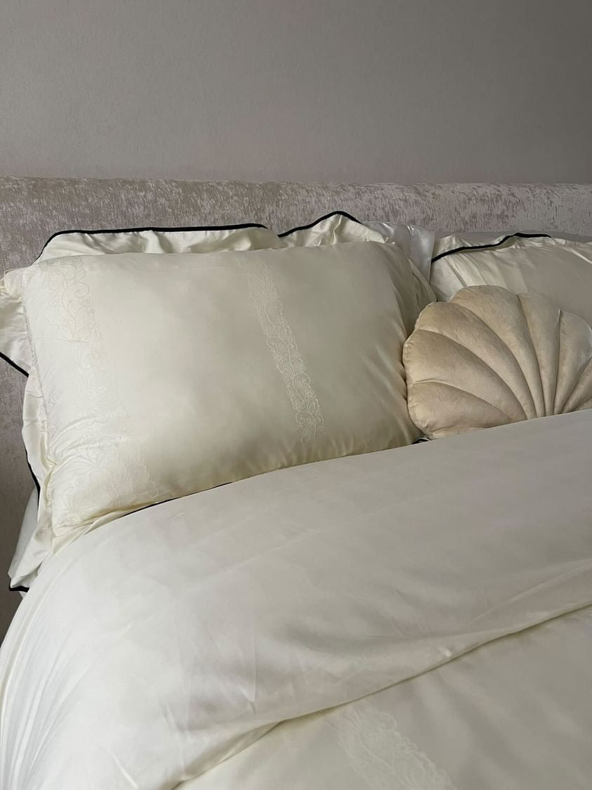 Silky Ruffle Pillowcases