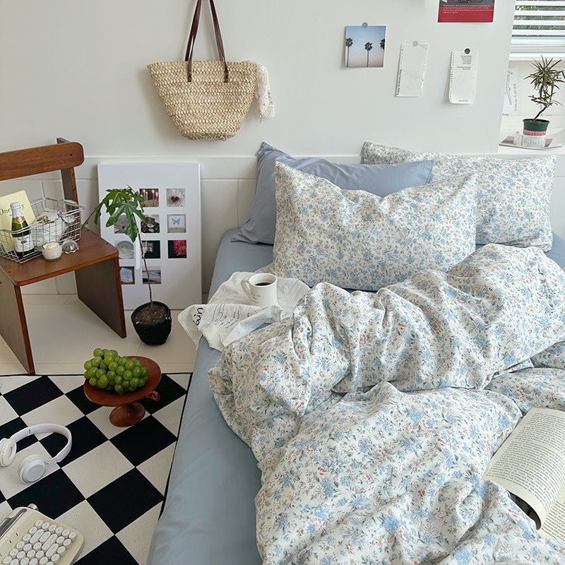 Sweet Floral Bedding Set / Floral Blue
