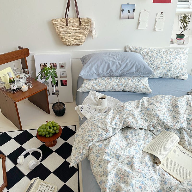 Sweet Floral Bedding Set / Floral Blue